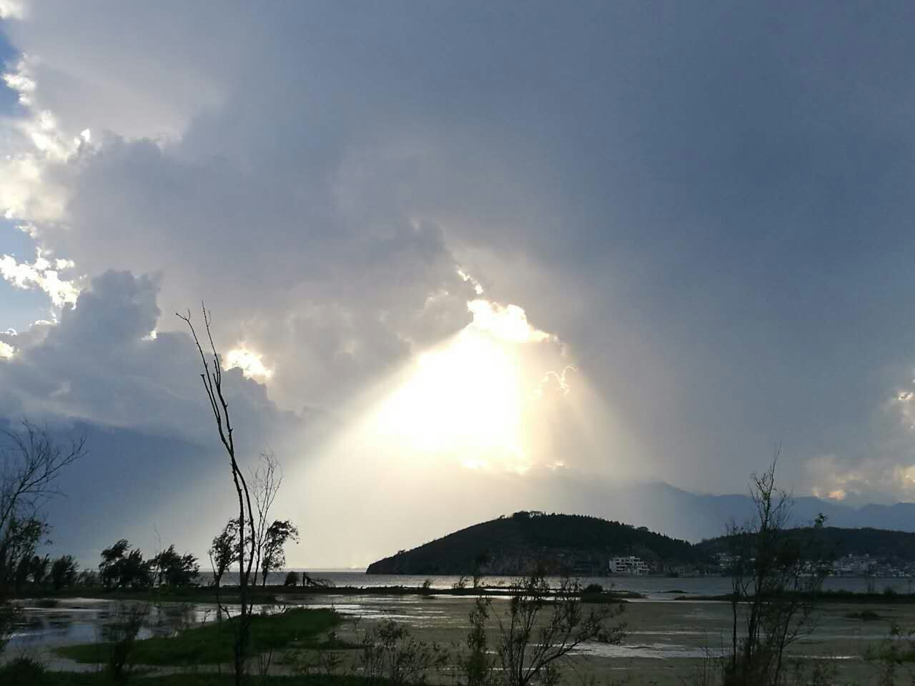 洱海奇光1.jpg